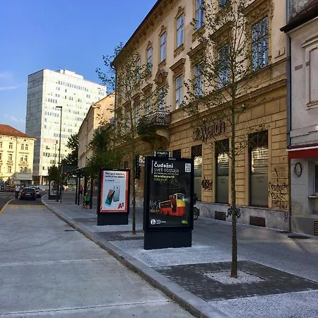 Gold * Ljubljana