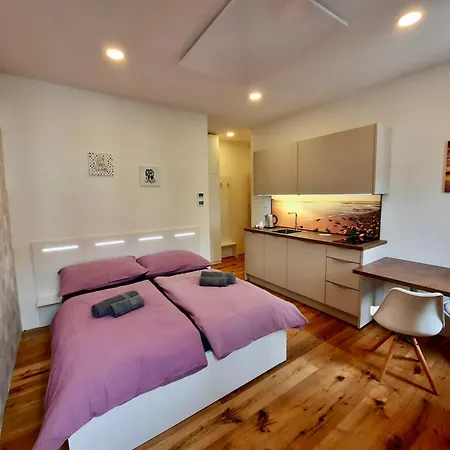 Gold Apartment